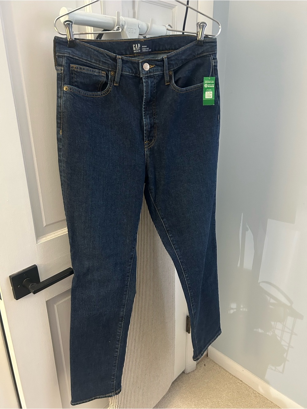 GAP Straight Leg Slim High Rise Women's Jeans in Dark Blue Denim